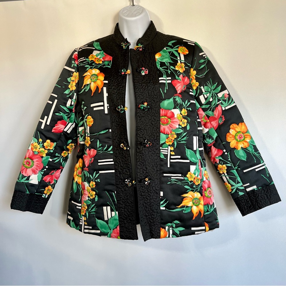 EUC! Vintage Quilted Colorful Floral Jacket Coat Kimono Fashion Fancy Buttons!